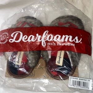 Dear foams toddler Brown Slippers size  4/5